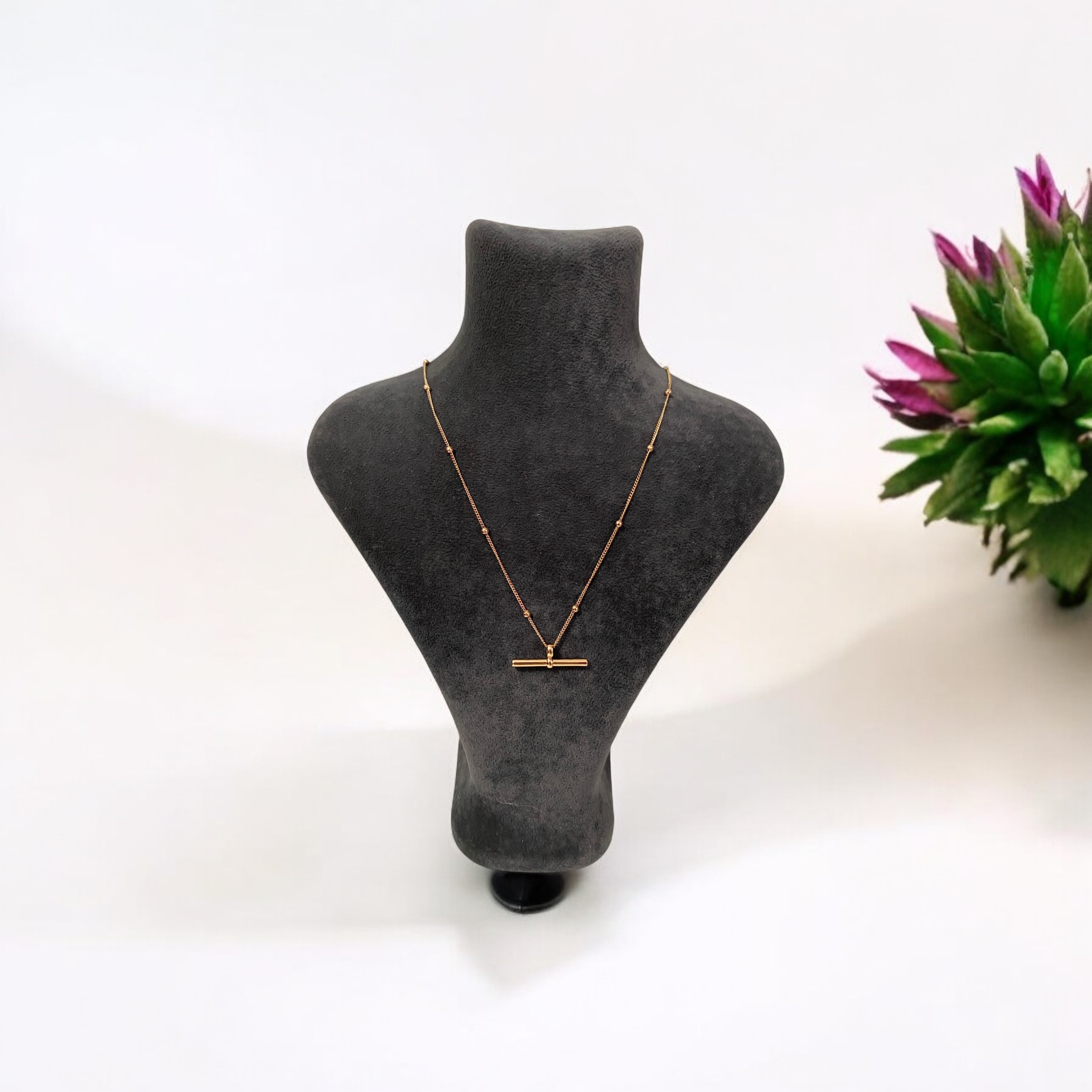 Denge Kolyesi: Zarafetin ve İçsel Huzurun Simgesi