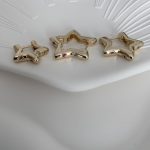 Altın Yıldız Formlu Taşlı Küpe