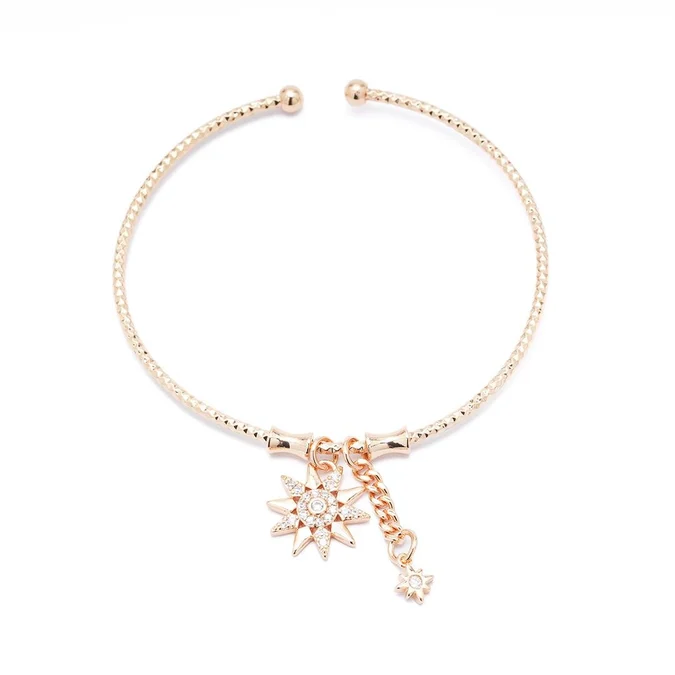 Yıldız Motifli Altın Rengi Kelepçe Bilezik